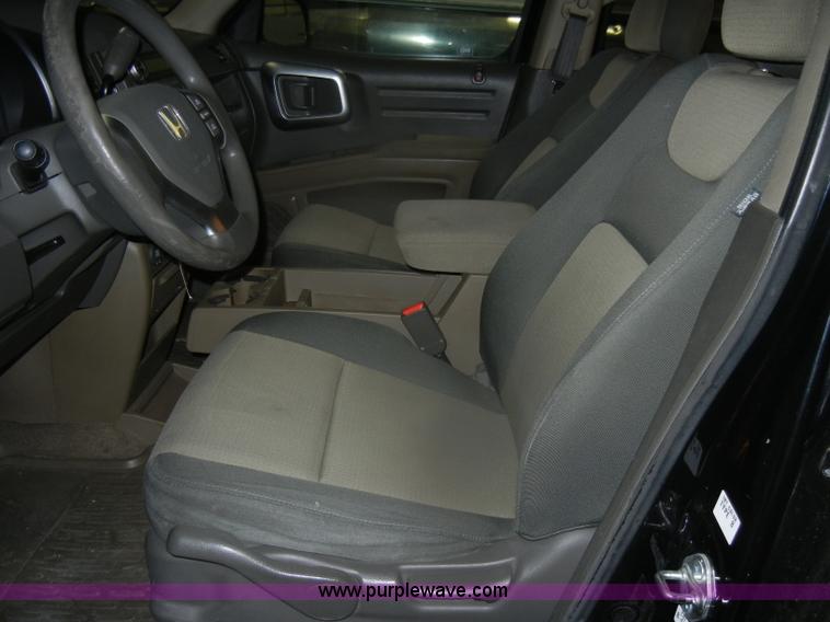 image for item D4681 2006 Honda Ridgeline RT pickup truck <br />Non-repairable title, parts only