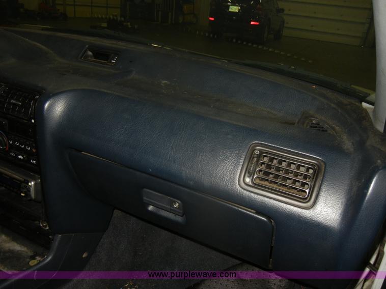 image for item D4682 1993 Honda Accord LX