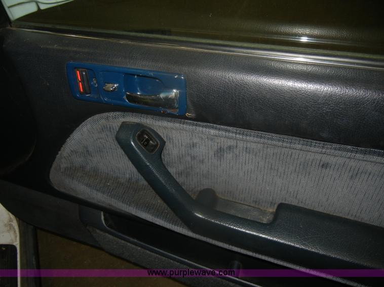 image for item D4682 1993 Honda Accord LX