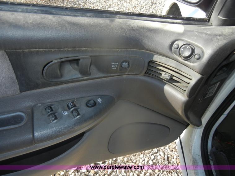 image for item D4685 1997 Dodge Intrepid