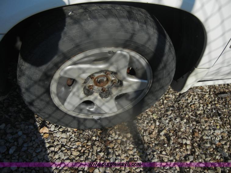 image for item D4685 1997 Dodge Intrepid