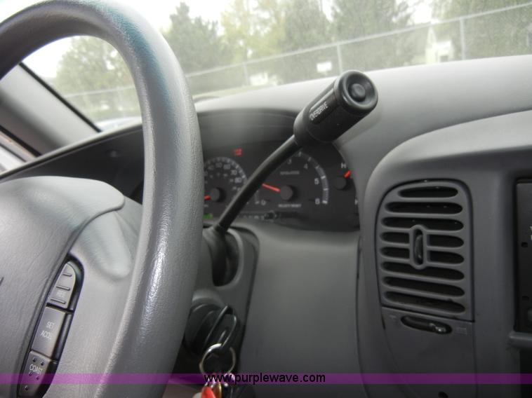 image for item D4902 2002 Ford Expedition XLT SUV <br />Non-repairable title, parts only