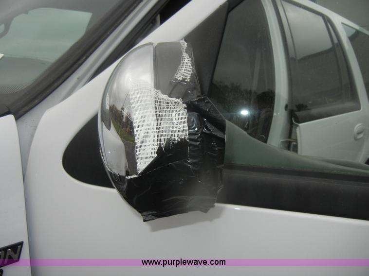 image for item D4902 2002 Ford Expedition XLT SUV <br />Non-repairable title, parts only