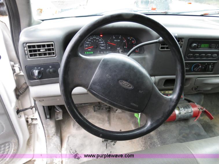 image for item B4534 2002 Ford F550 Super Duty flatbed lube truck