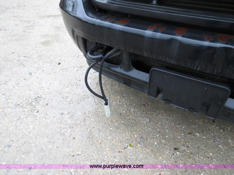 image for item B4534 2002 Ford F550 Super Duty flatbed lube truck