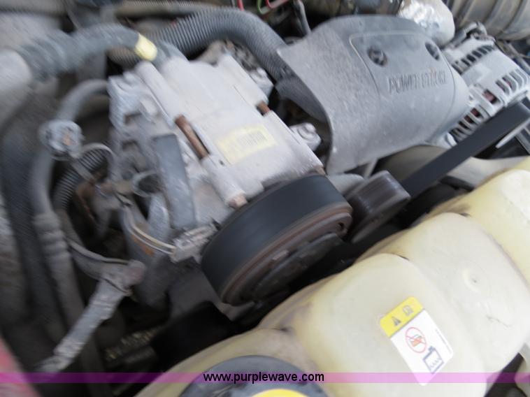 image for item B4534 2002 Ford F550 Super Duty flatbed lube truck