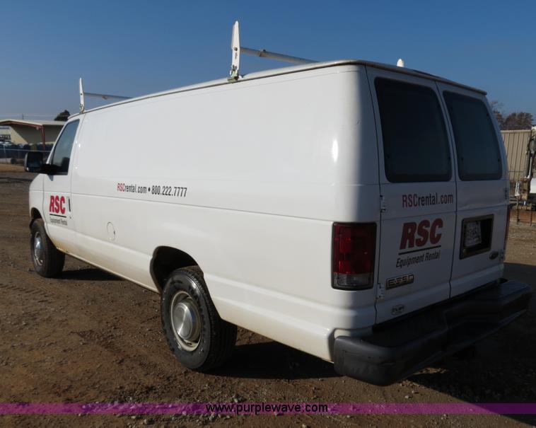 image for item B4535 2006 Ford Econoline E350 Super Duty cargo van
