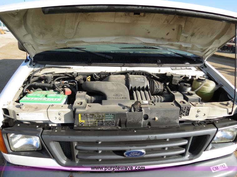 image for item B4535 2006 Ford Econoline E350 Super Duty cargo van