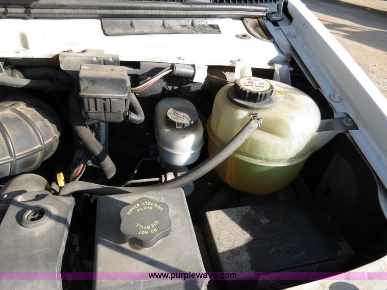 image for item B4535 2006 Ford Econoline E350 Super Duty cargo van