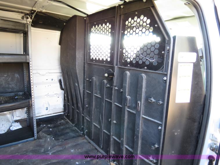 image for item B4535 2006 Ford Econoline E350 Super Duty cargo van
