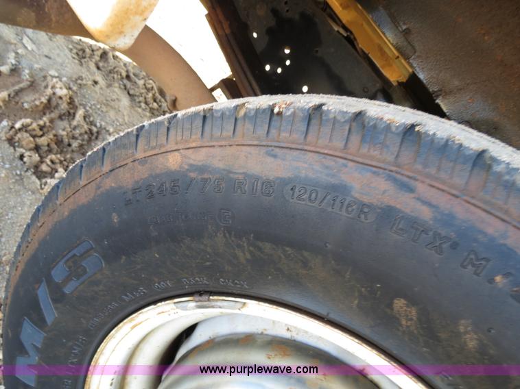 image for item B4535 2006 Ford Econoline E350 Super Duty cargo van