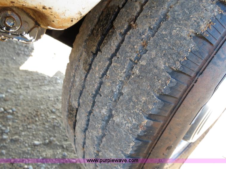 image for item B4535 2006 Ford Econoline E350 Super Duty cargo van