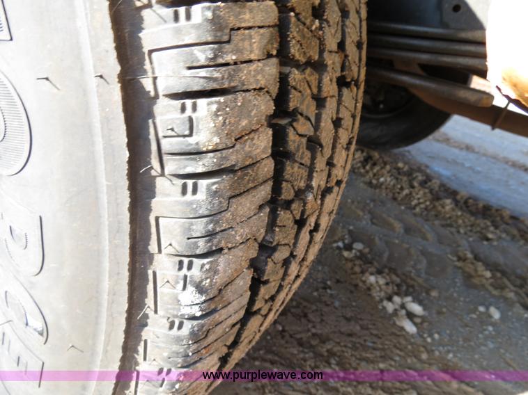 image for item B4535 2006 Ford Econoline E350 Super Duty cargo van