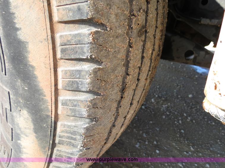 image for item B4535 2006 Ford Econoline E350 Super Duty cargo van