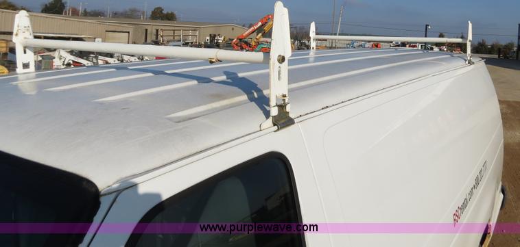 image for item B4535 2006 Ford Econoline E350 Super Duty cargo van