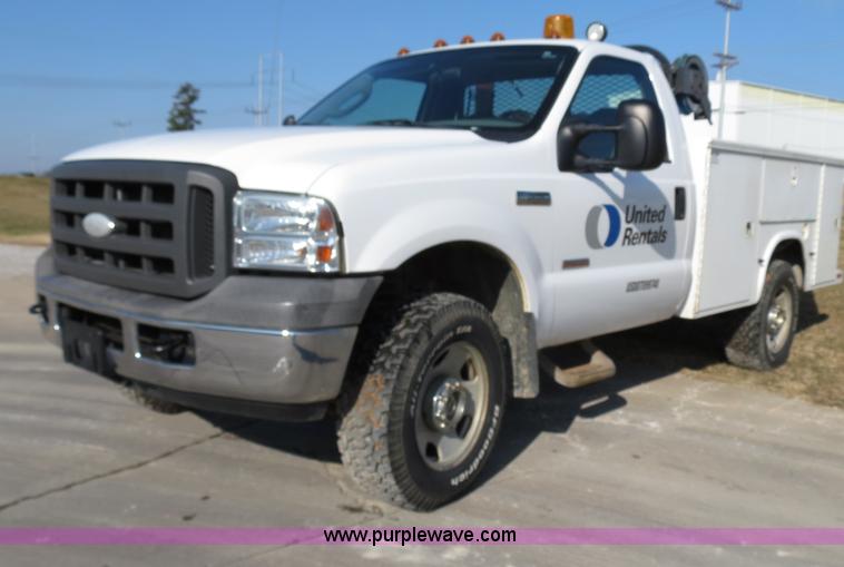 image for item B4536 2005 Ford F350 service truck