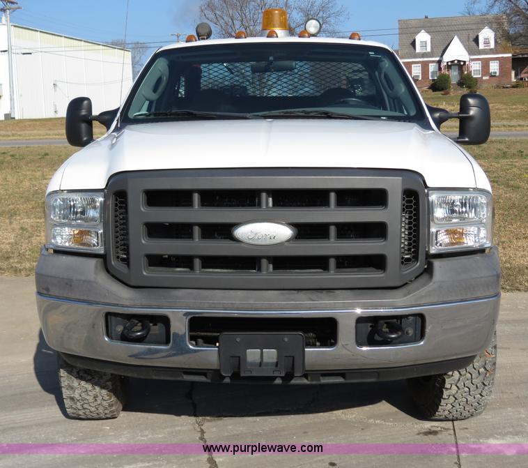 image for item B4536 2005 Ford F350 service truck