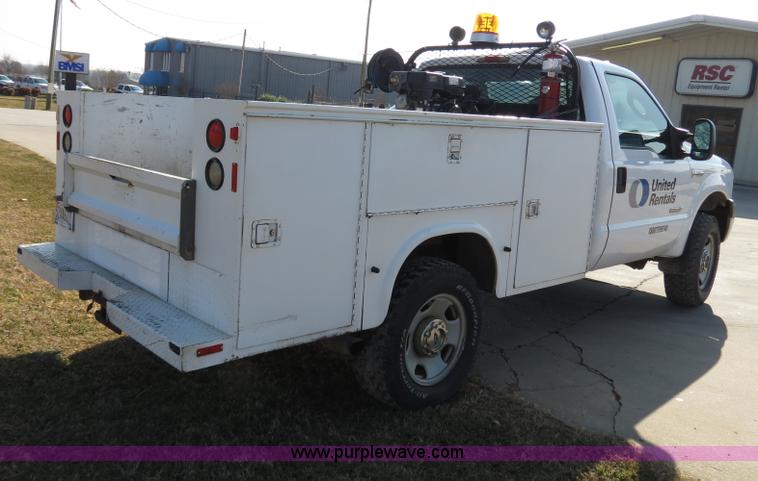 image for item B4536 2005 Ford F350 service truck