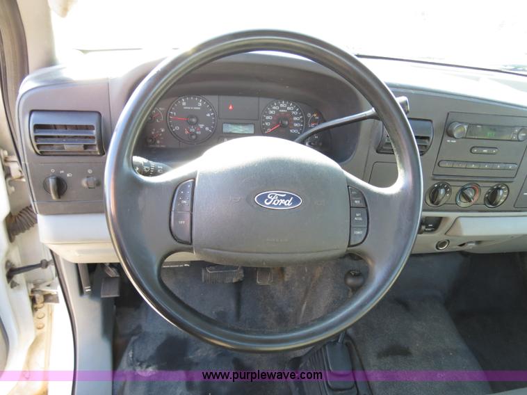 image for item B4536 2005 Ford F350 service truck