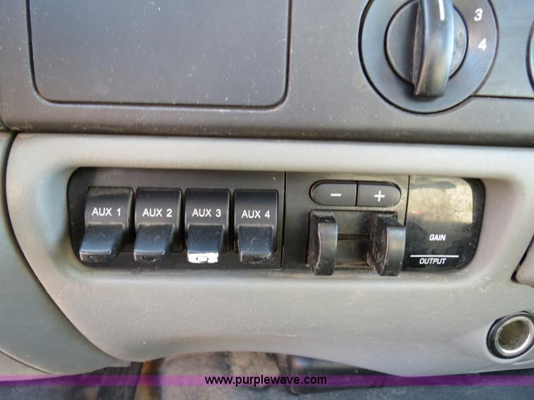 image for item B4536 2005 Ford F350 service truck