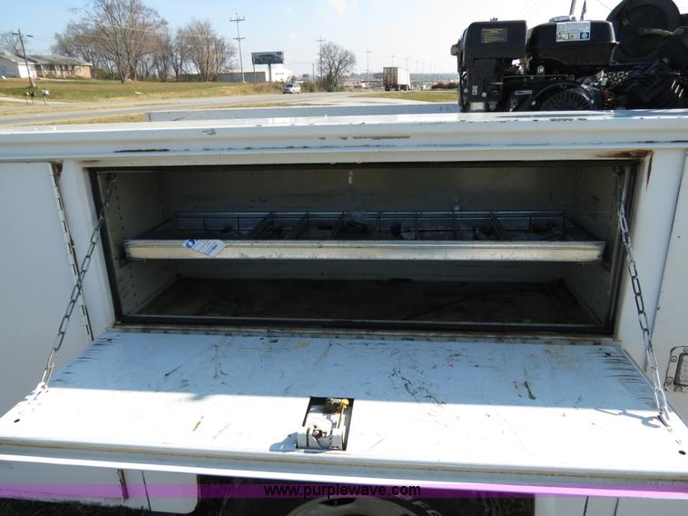 image for item B4536 2005 Ford F350 service truck