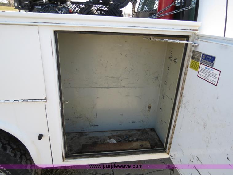 image for item B4536 2005 Ford F350 service truck