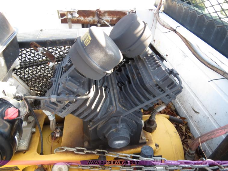 image for item B4536 2005 Ford F350 service truck