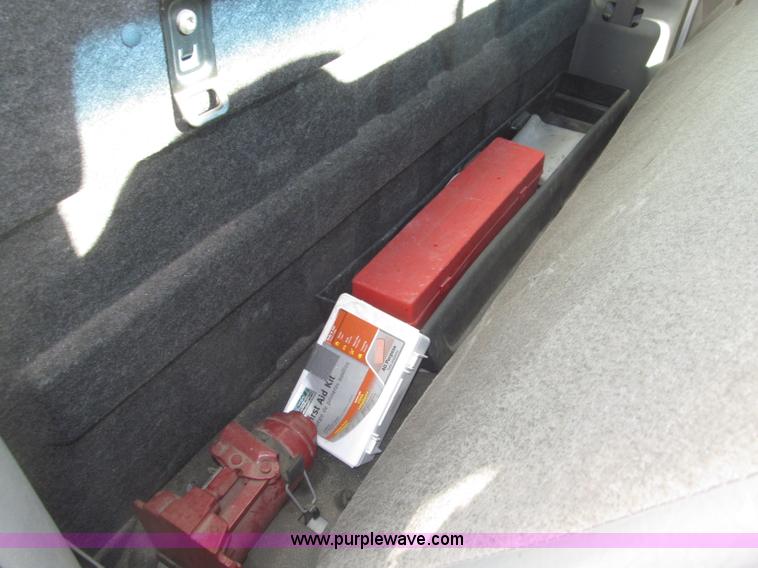 image for item B5284 2002 Ford F550 XL Super Duty box truck