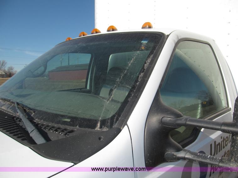 image for item B5284 2002 Ford F550 XL Super Duty box truck