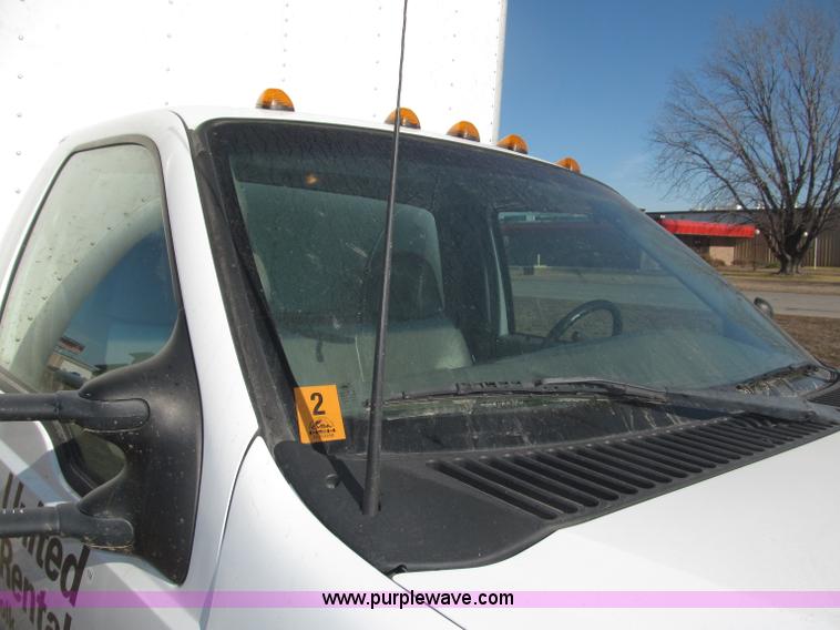 image for item B5284 2002 Ford F550 XL Super Duty box truck