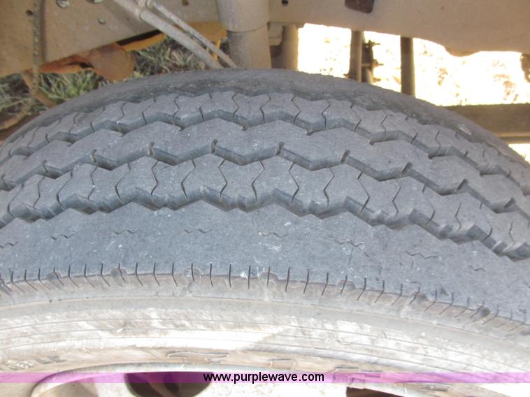 image for item B5284 2002 Ford F550 XL Super Duty box truck