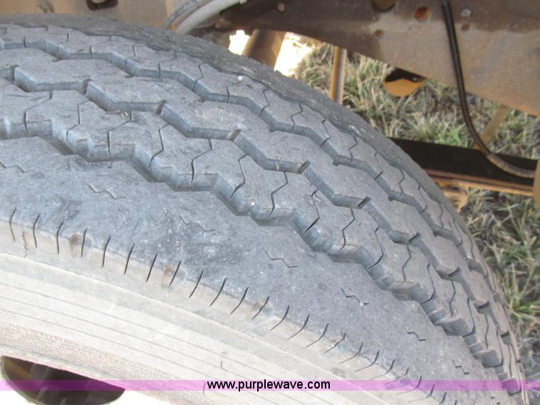 image for item B5284 2002 Ford F550 XL Super Duty box truck