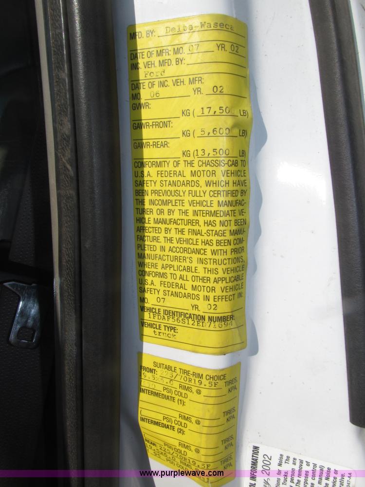 image for item B5284 2002 Ford F550 XL Super Duty box truck