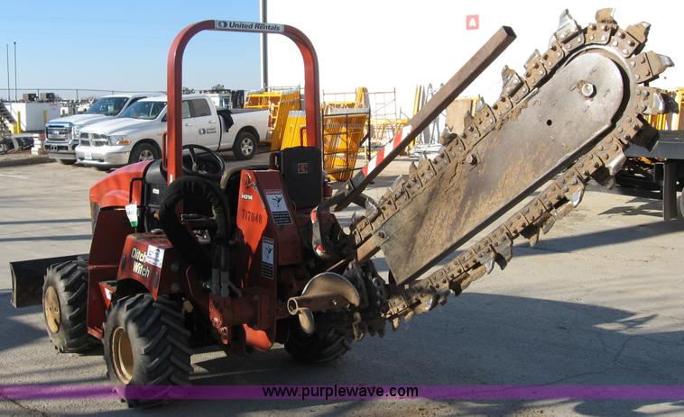 image for item B6410 2004 Ditch Witch RT40 trencher