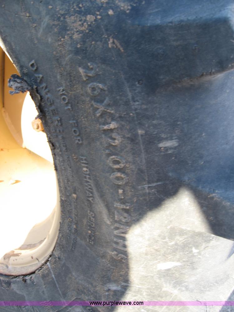 image for item B6410 2004 Ditch Witch RT40 trencher