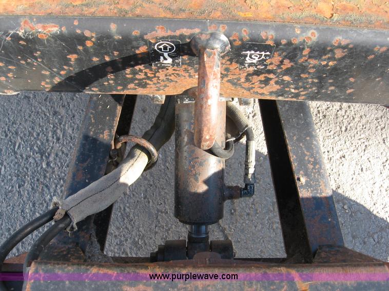 image for item B6410 2004 Ditch Witch RT40 trencher