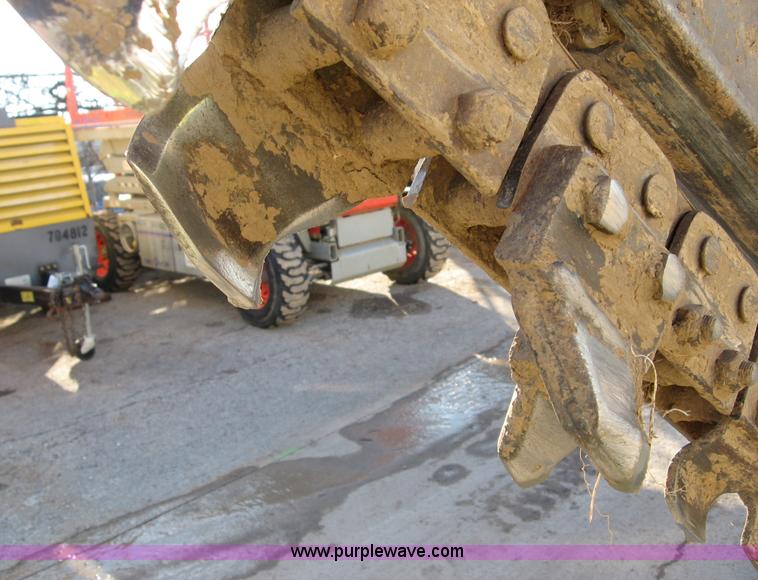 image for item B6410 2004 Ditch Witch RT40 trencher