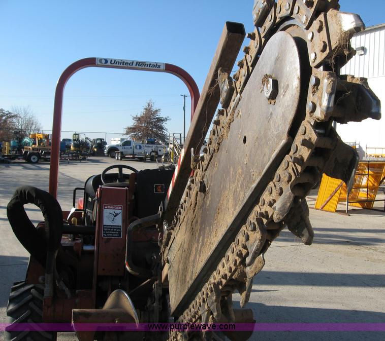 image for item B6410 2004 Ditch Witch RT40 trencher