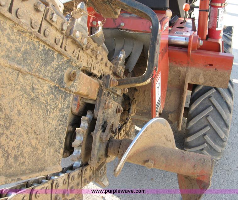 image for item B6410 2004 Ditch Witch RT40 trencher