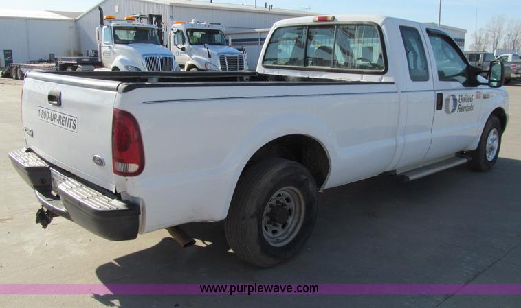 image for item D7012 2003 Ford F250 Super Duty XL SuperCab pickup truck