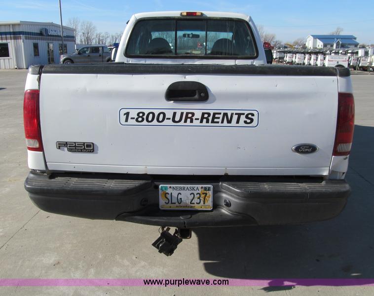 image for item D7012 2003 Ford F250 Super Duty XL SuperCab pickup truck