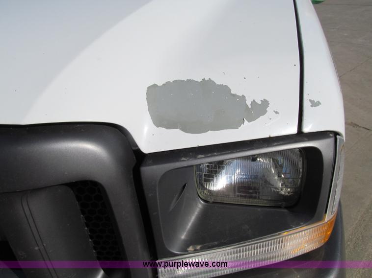 image for item D7012 2003 Ford F250 Super Duty XL SuperCab pickup truck