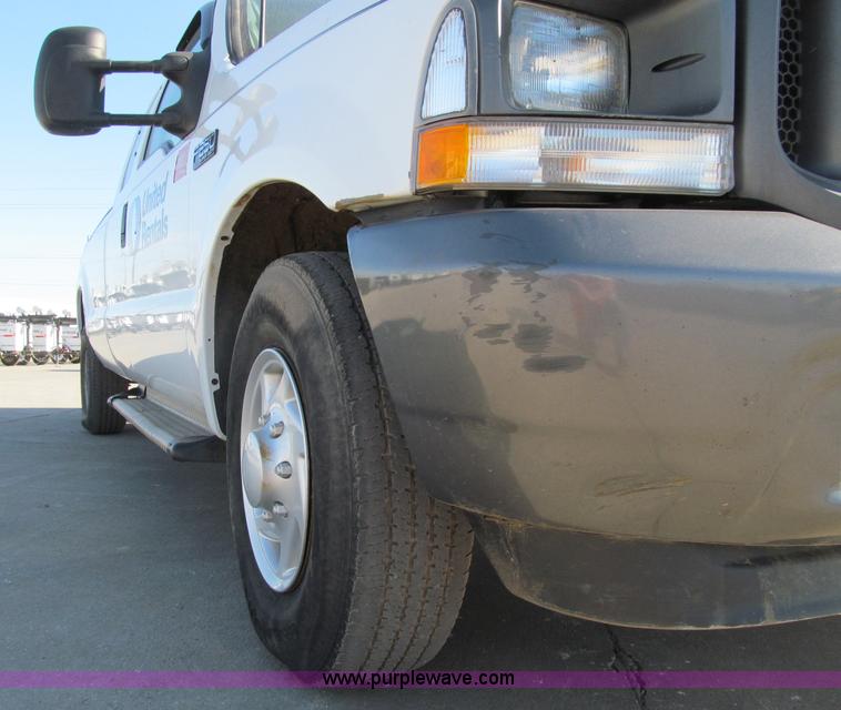 image for item D7012 2003 Ford F250 Super Duty XL SuperCab pickup truck