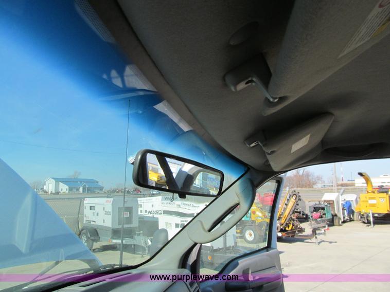 image for item D7012 2003 Ford F250 Super Duty XL SuperCab pickup truck