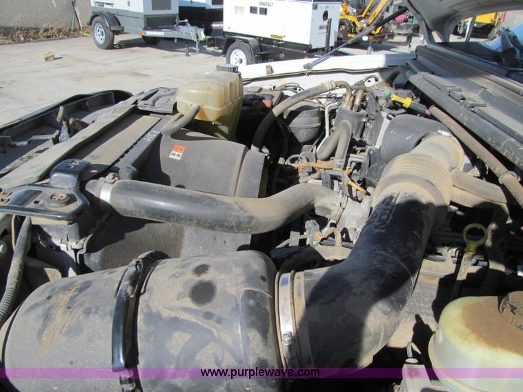 image for item D7012 2003 Ford F250 Super Duty XL SuperCab pickup truck