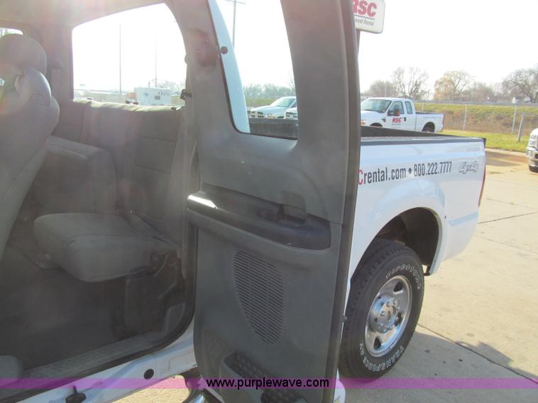 image for item D7019 2007 Ford F250 XLT Super Duty SuperCab pickup truck