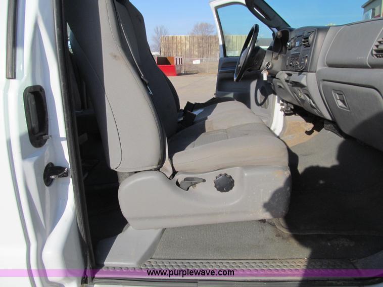 image for item D7019 2007 Ford F250 XLT Super Duty SuperCab pickup truck
