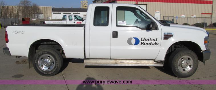 image for item D7020 2008 Ford F250 XLT Super Duty SuperCab pickup trucks