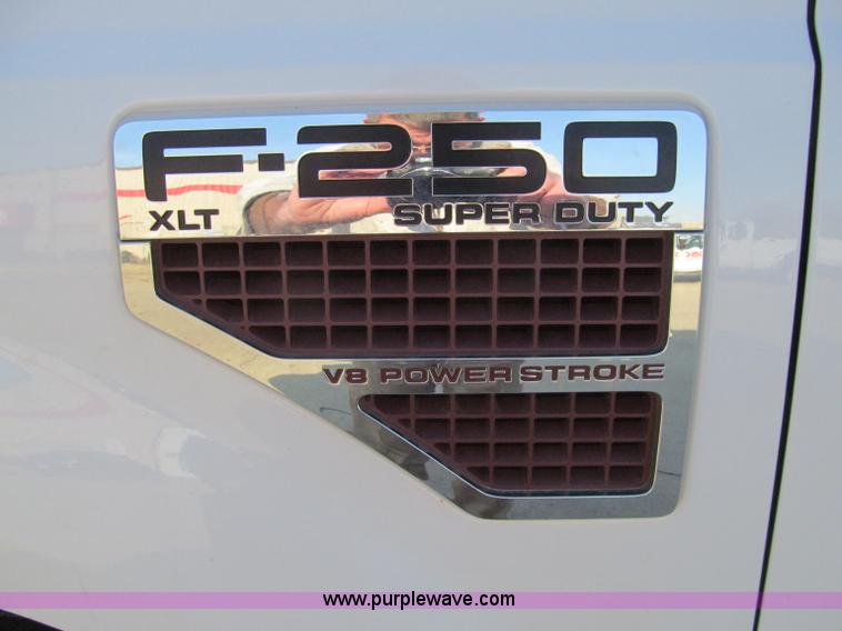 image for item D7020 2008 Ford F250 XLT Super Duty SuperCab pickup trucks