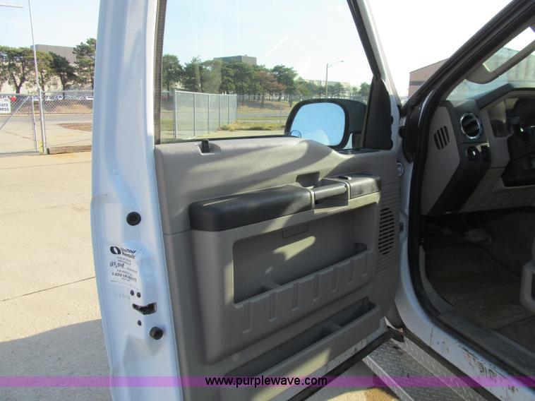 image for item D7020 2008 Ford F250 XLT Super Duty SuperCab pickup trucks